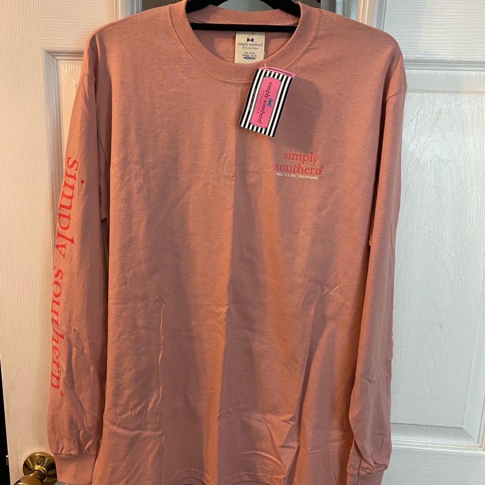 New with tags!!! Simply Southern tshirt